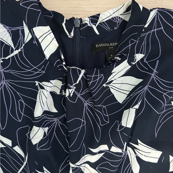 Banana Republic Twist Neck Floral Navy Dress Size 6 - Picture 7 of 13